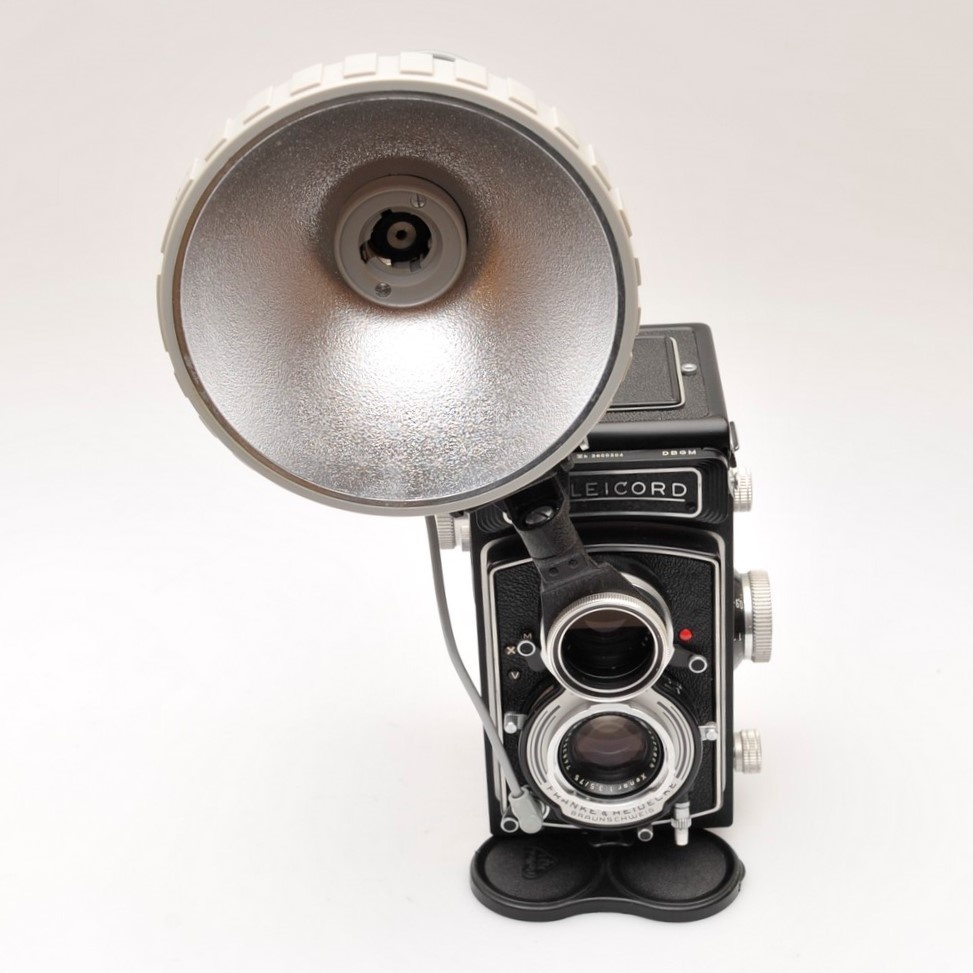 Rolleiflash for the Rollecord and Rolleiflex bayonet 1